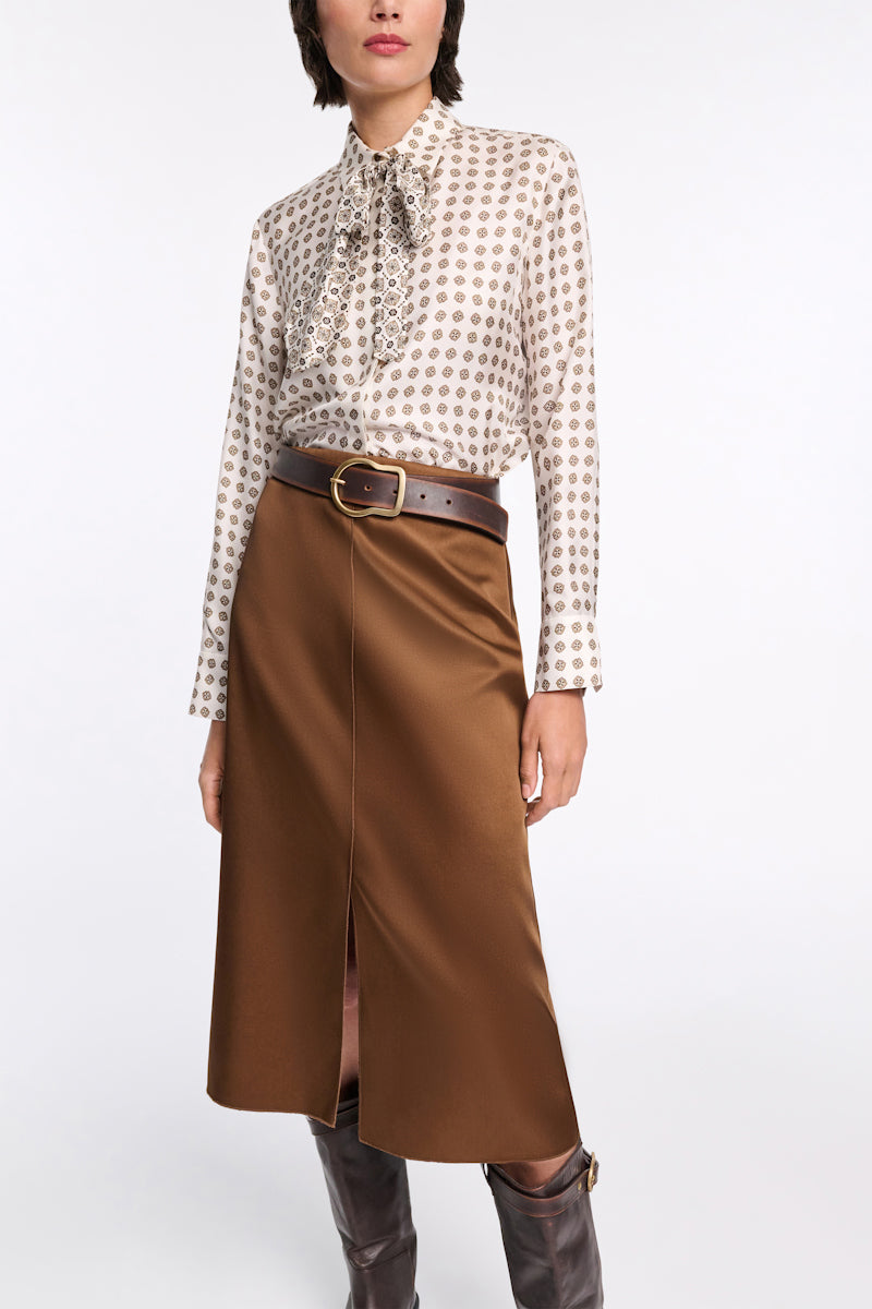 creme mini tie // GRAPHIC DREAMS blouse