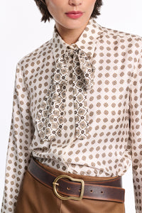 creme mini tie // GRAPHIC DREAMS blouse