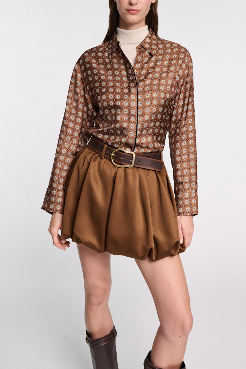 brown big tie // GRAPHIC DREAMS blouse