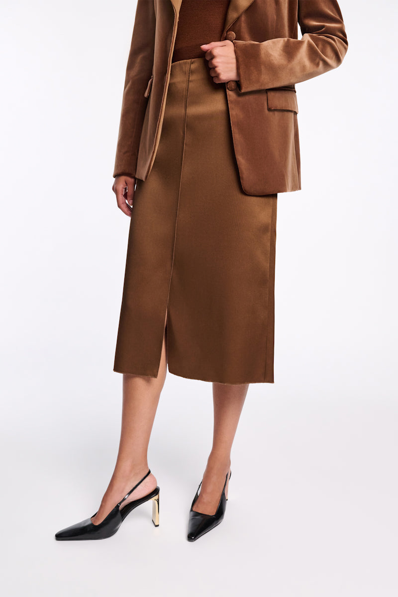 pure black // SUBTLE SHINE slingback pump