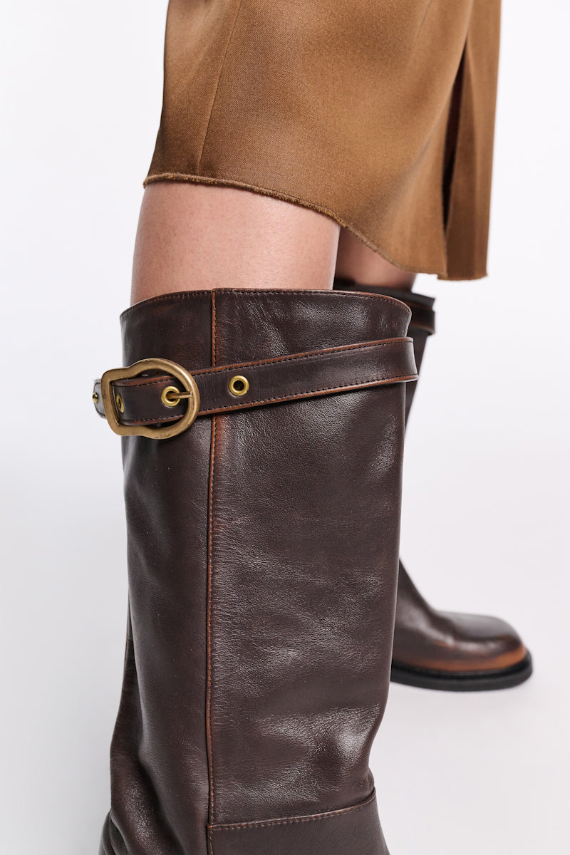 choco black // VINTAGE ESSENCE tall boot