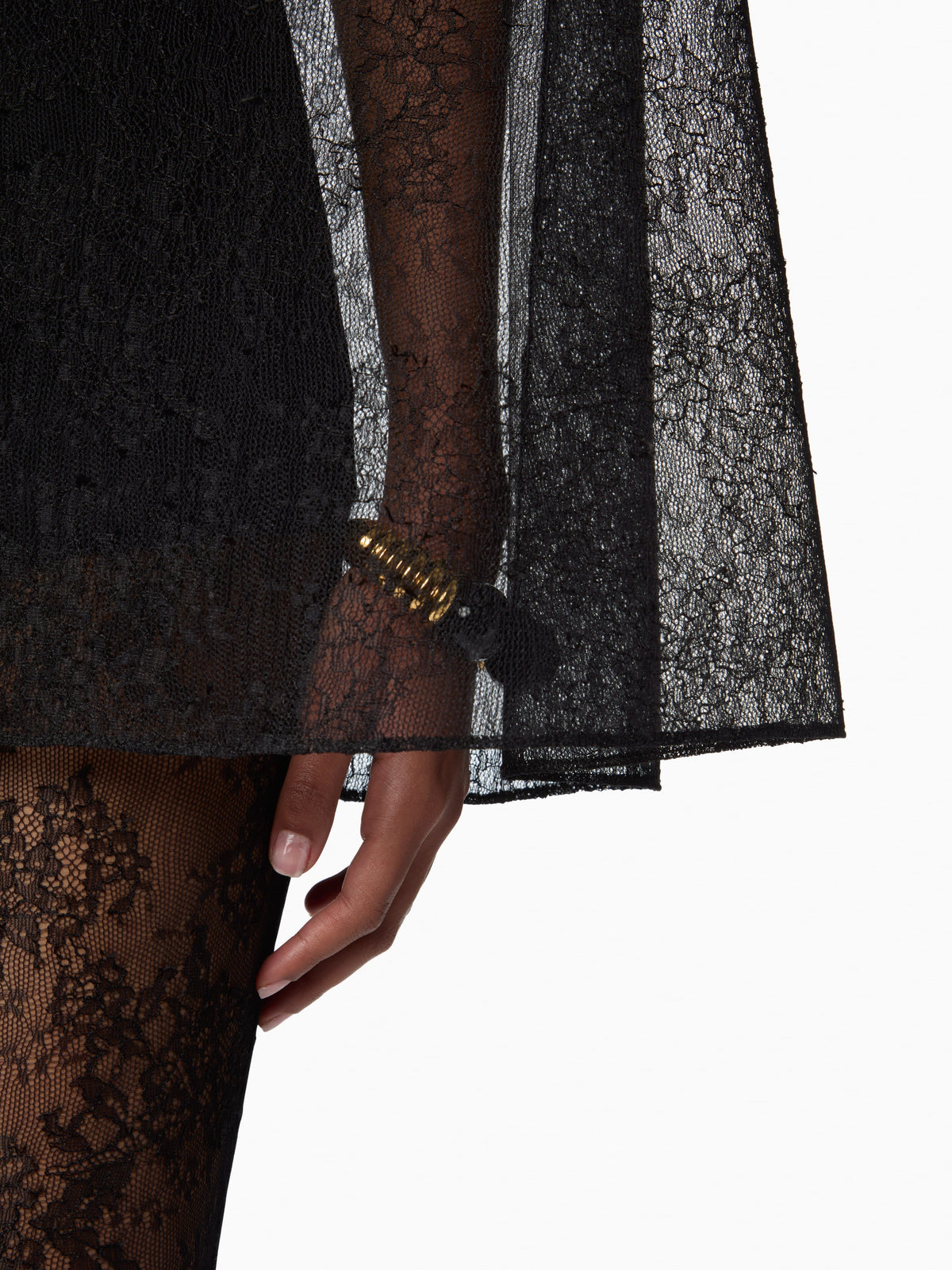 CAPE EN DENTELLE SUR MESURE AVEC REVERS OTTOMAN