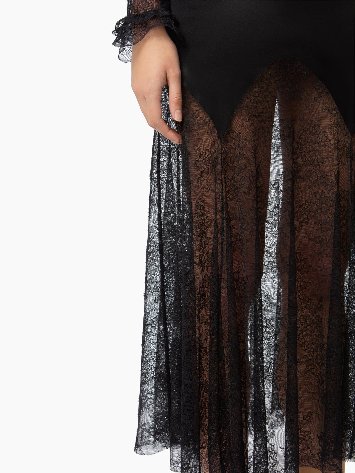 LONGUE ROBE À COL OUVERT ET MANCHES LONGUES EN DENTELLE ET SATIN - Noir