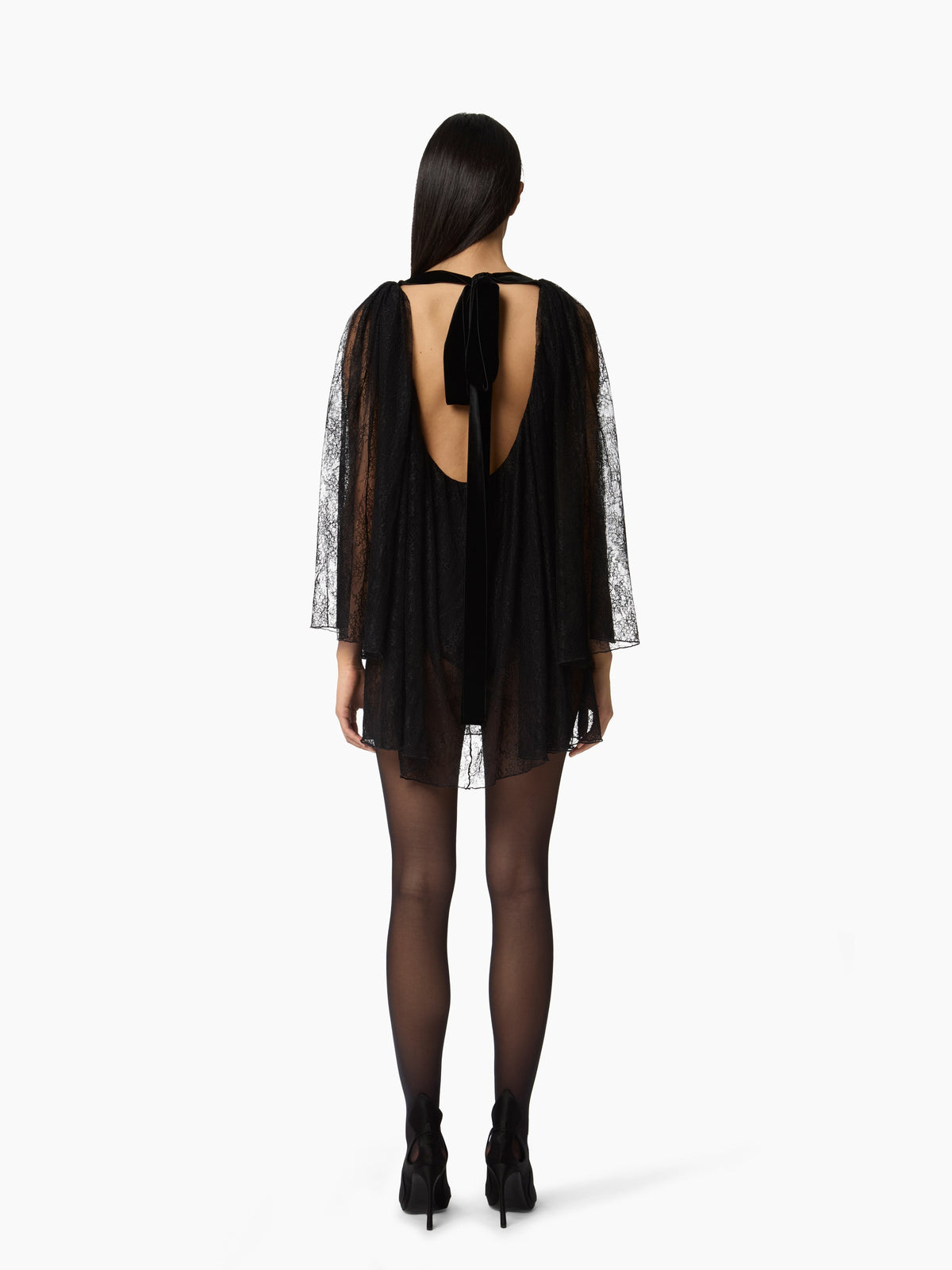 ROBE COURTE DOS NU