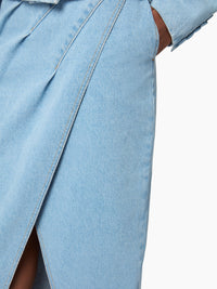 JUPE MIDI FENDUE AVEC DÉTAILS DE DRAPÉ EN DENIM BLEU