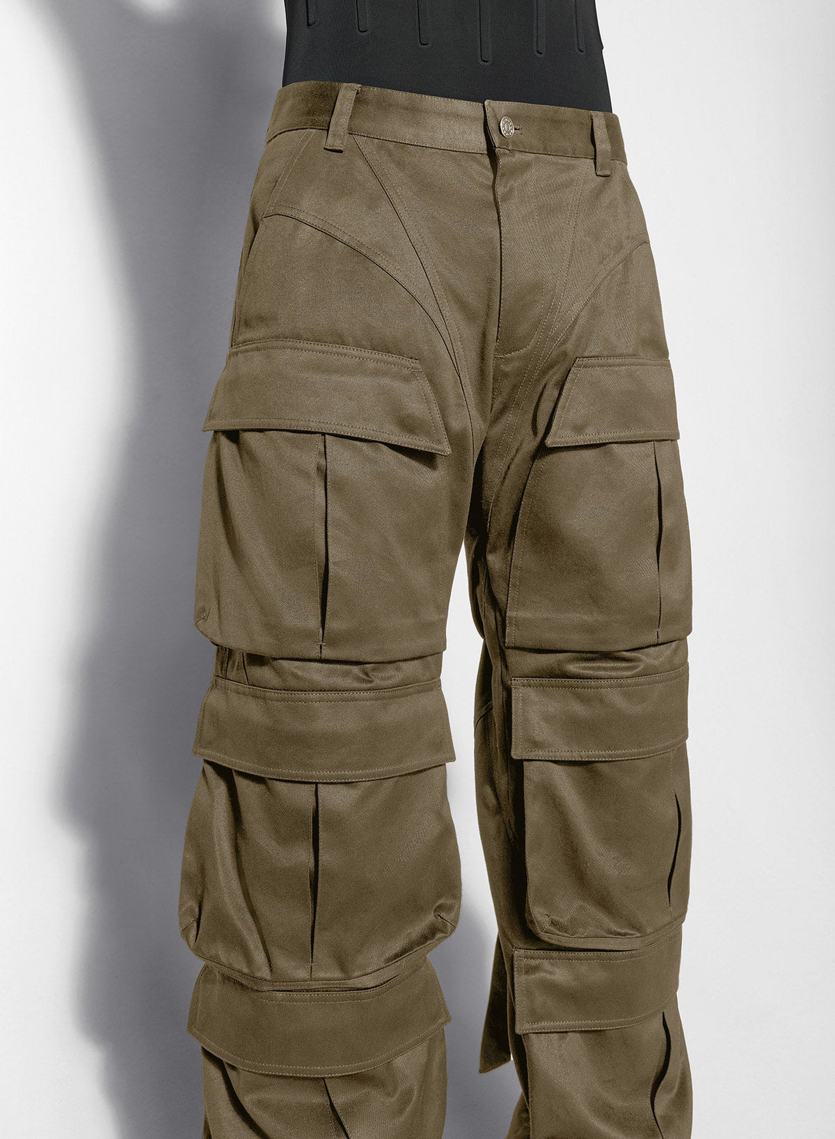 KAKI // khaki cargo pants