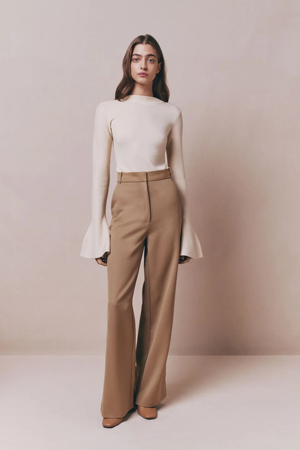 LIGHT BEIGE // BEATRICE SERGE