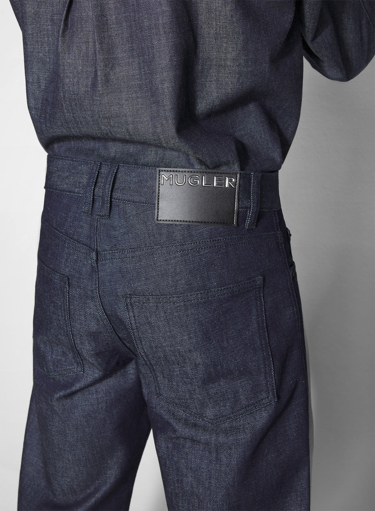 RAW BLUE // straight raw denim jeans