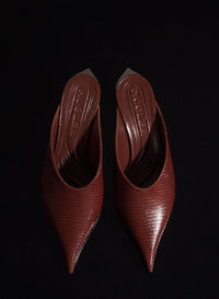 LEATHER DARK BROWN // brown lizard embossed leather fang 55 mules