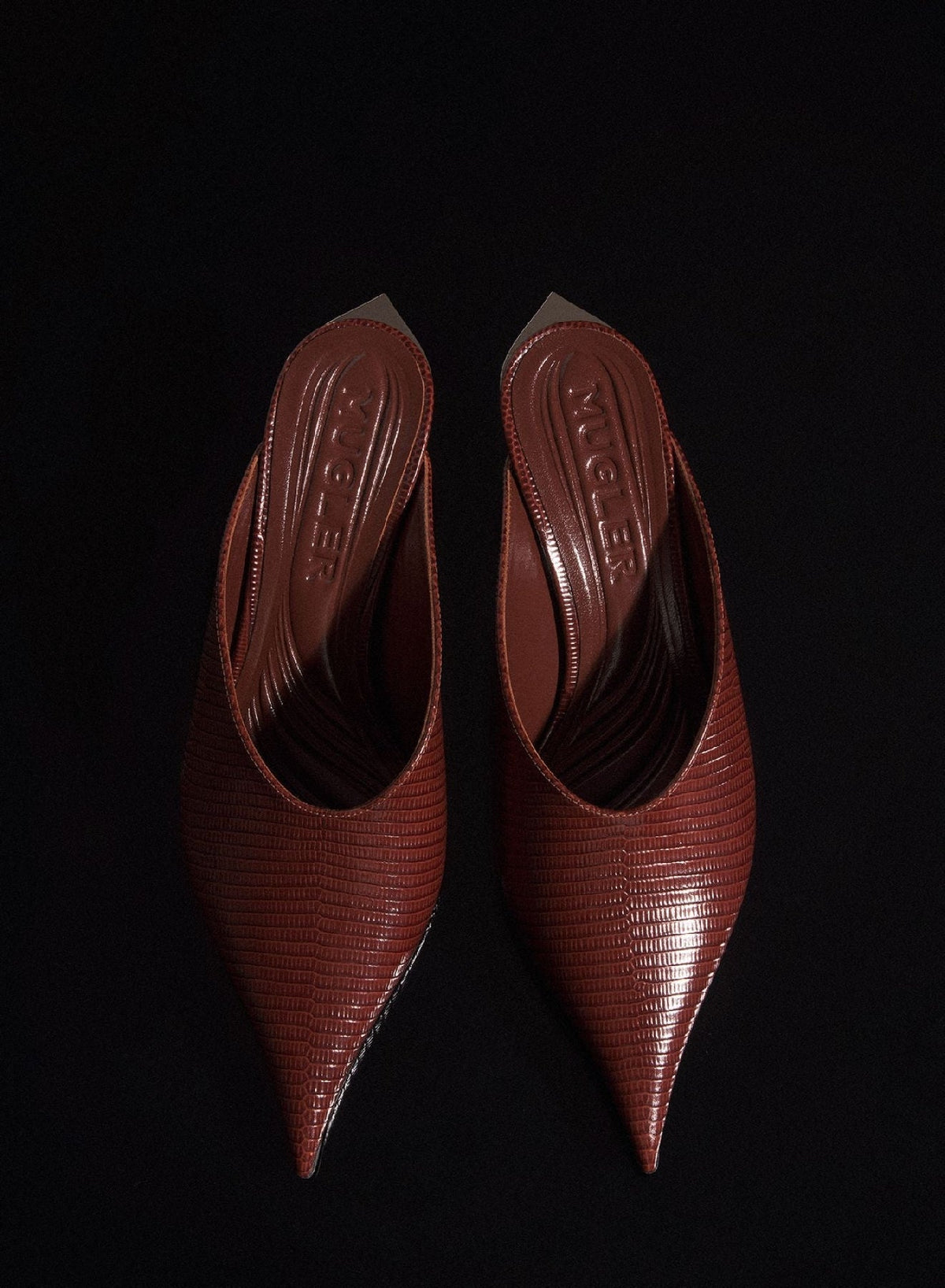LEATHER DARK BROWN // brown lizard embossed leather fang 55 mules