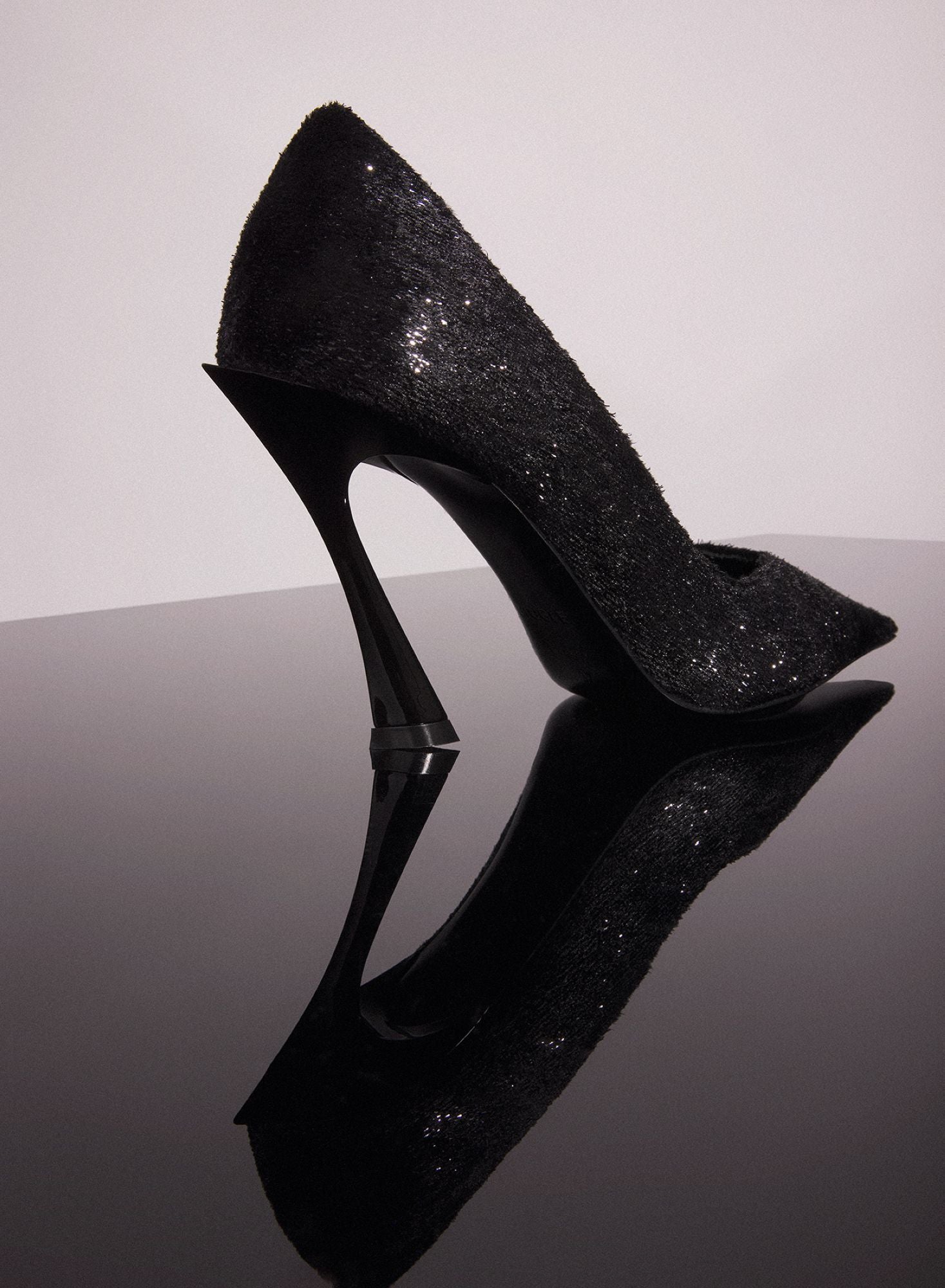 BLACK LEATHER FAUX FUR GLITTERED FANG 95 PUMP