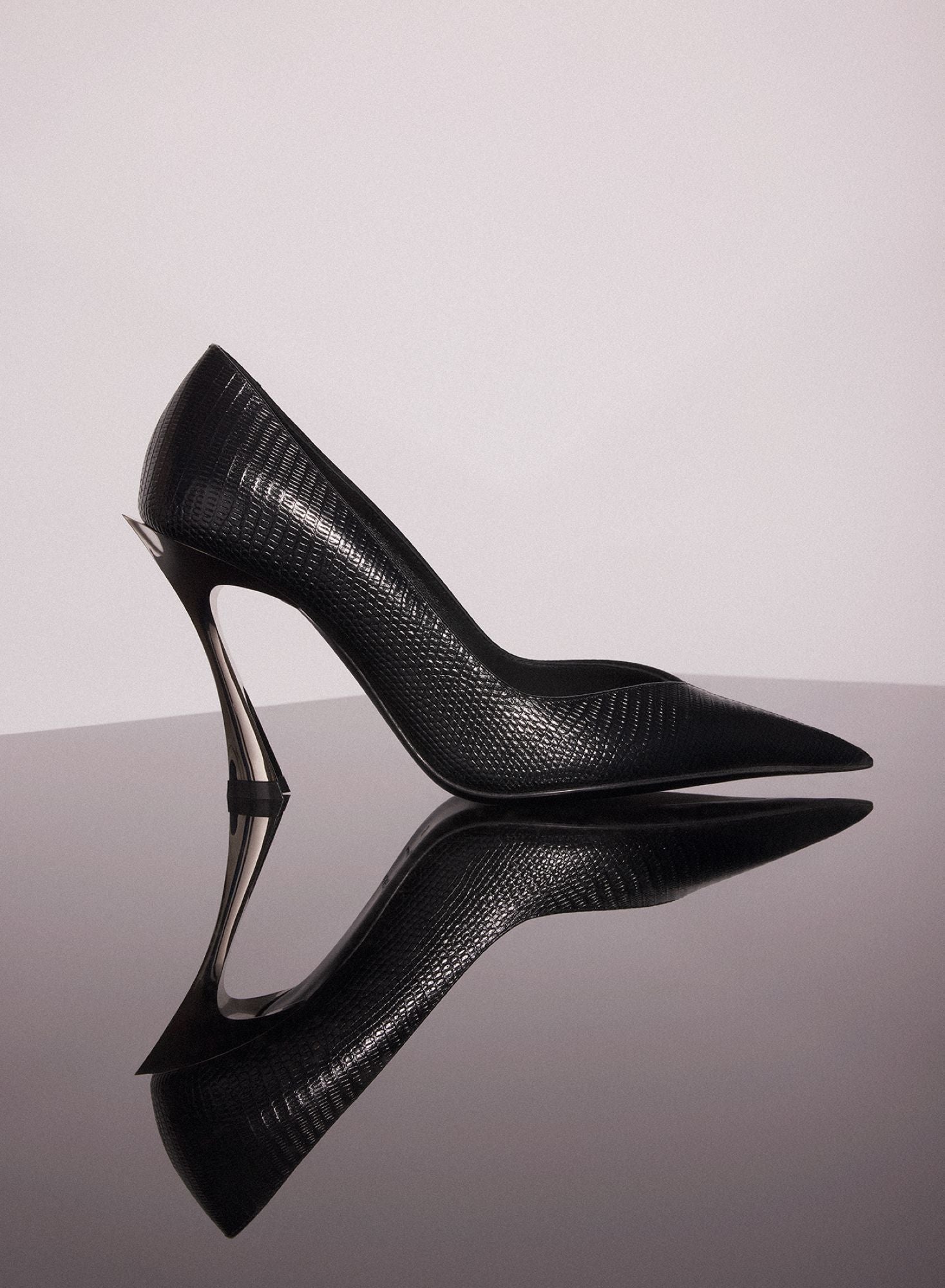 BLACK LEATHER GRAINY FANG 95 PUMP