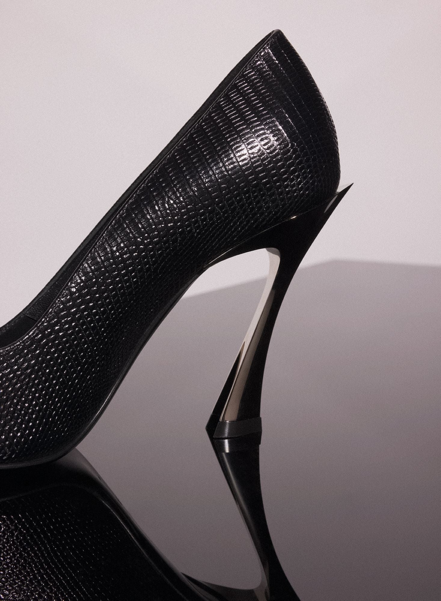 BLACK LEATHER GRAINY FANG 95 PUMP