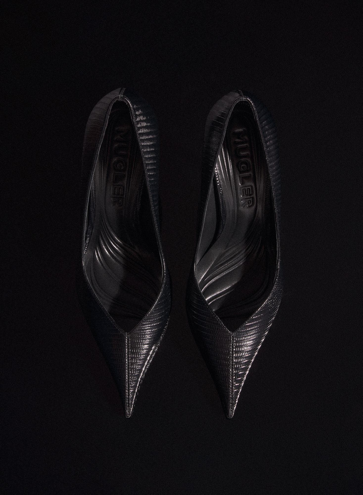 BLACK LEATHER GRAINY FANG 95 PUMP