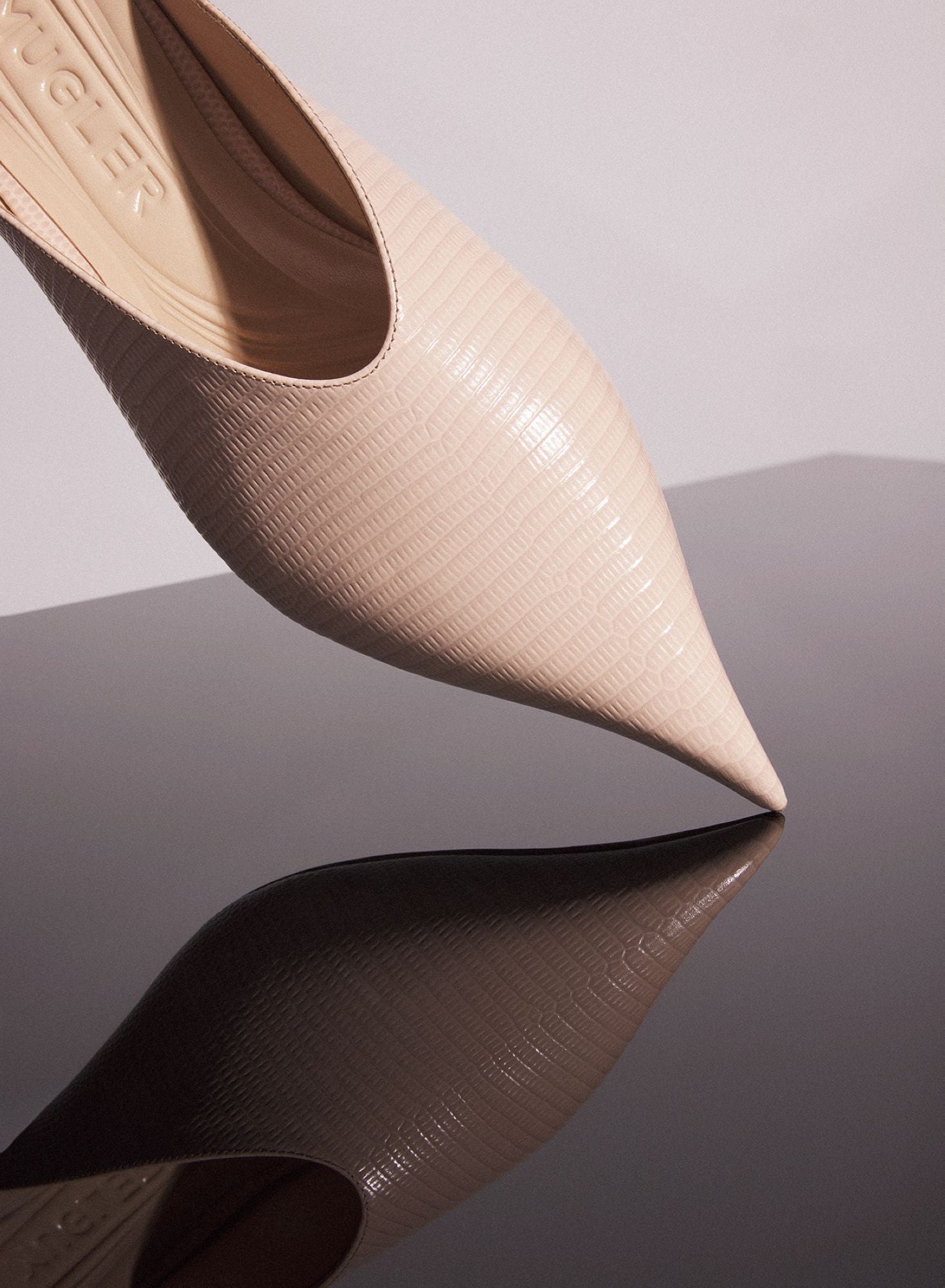 CEMENT PINK LEATHER FANG FLAT MULES