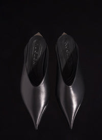 BLACK LEATHER FANG FLAT MULES