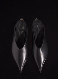 BLACK // black leather fang 55 pump
