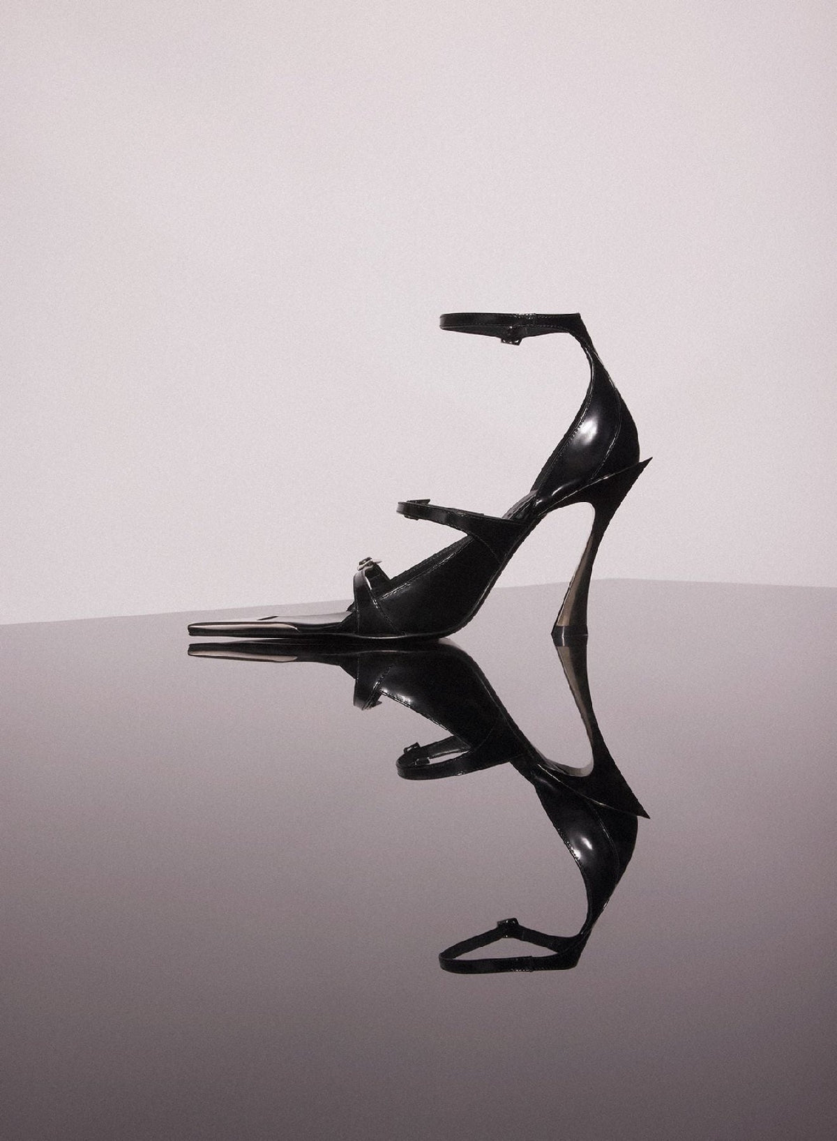 BLACK // strappy black leather classic 95 sandals