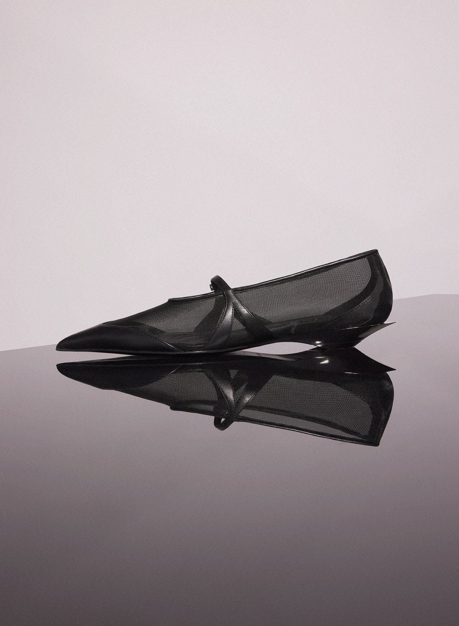 BLACK MESH FANG BALLERINA