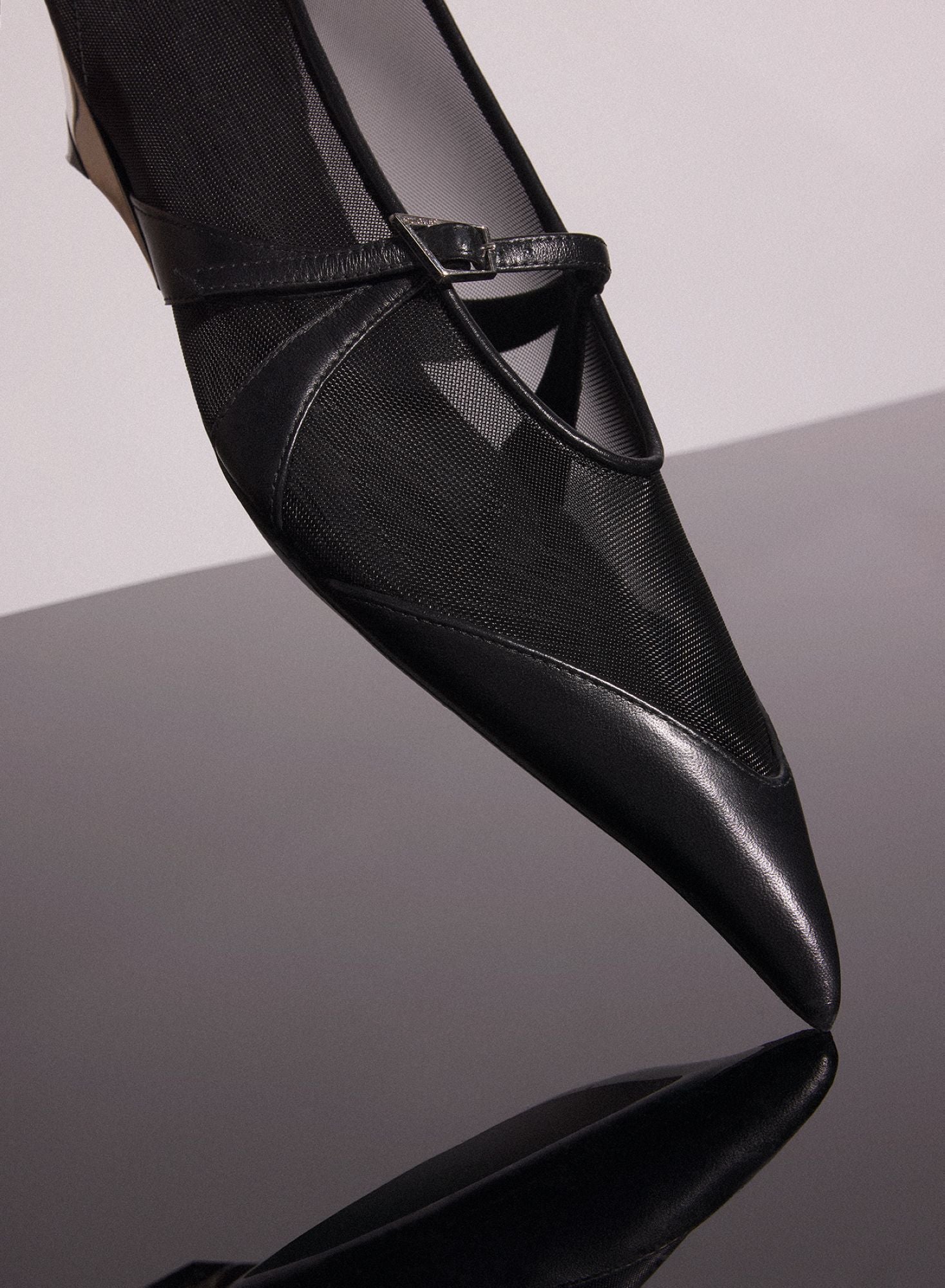 BLACK MESH FANG BALLERINA