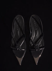 BLACK LEATHER KNOTTED FLAT SANDALS