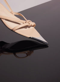 BLACK LEATHER KNOTTED FLAT SANDALS