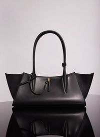 BLACK // black smooth leather fang bag