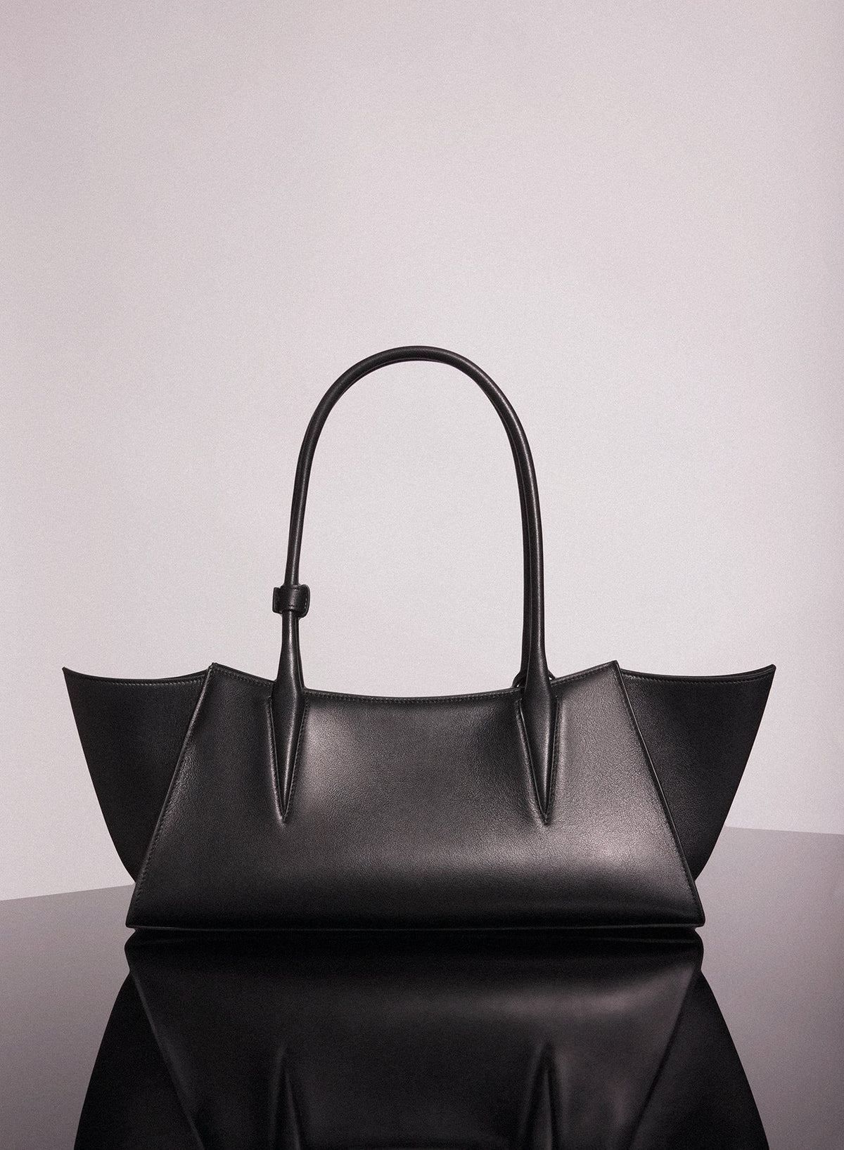 BLACK // black smooth leather fang bag