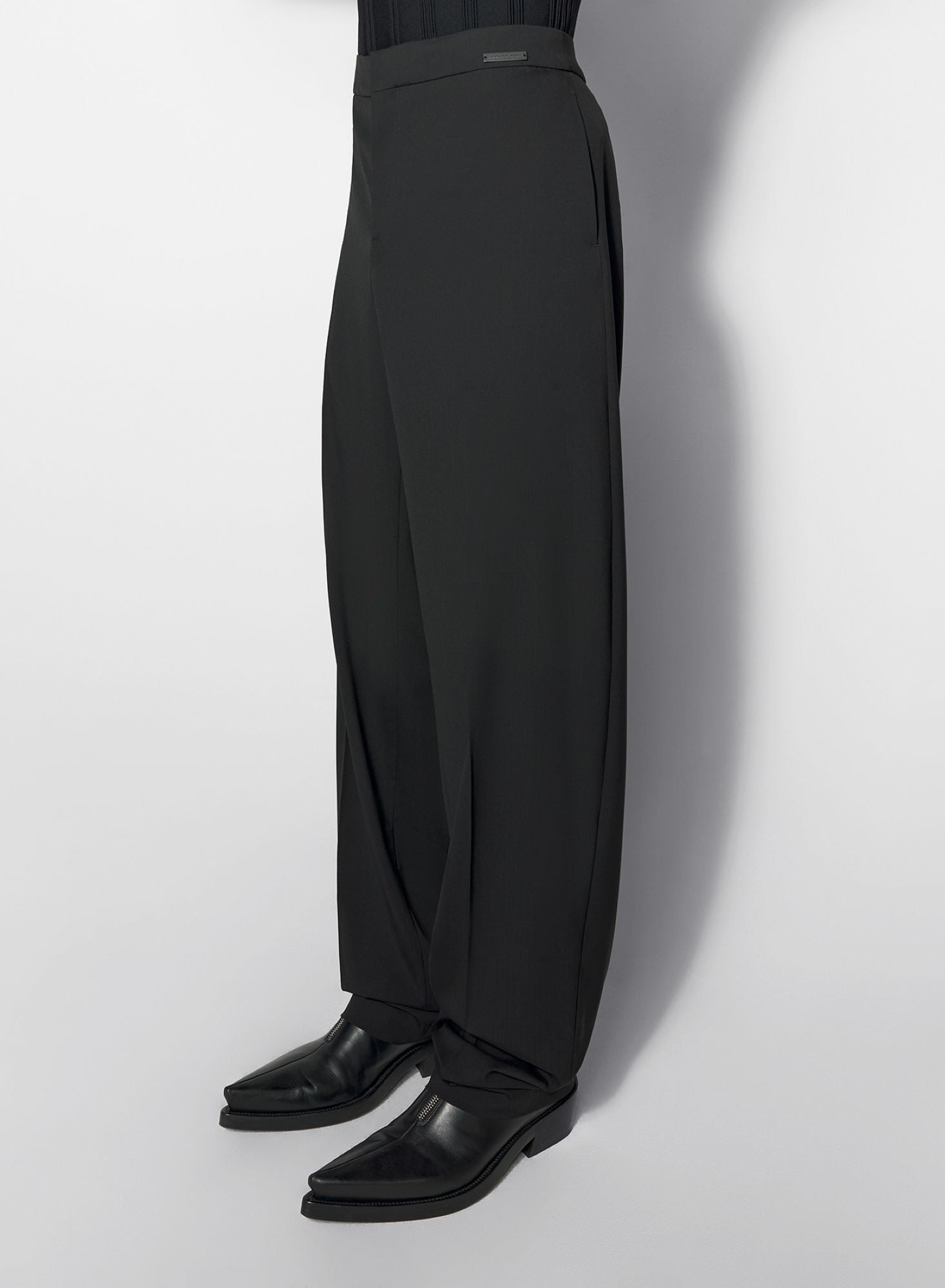 BLACK PLEATED WIDE LEG TROUSERS