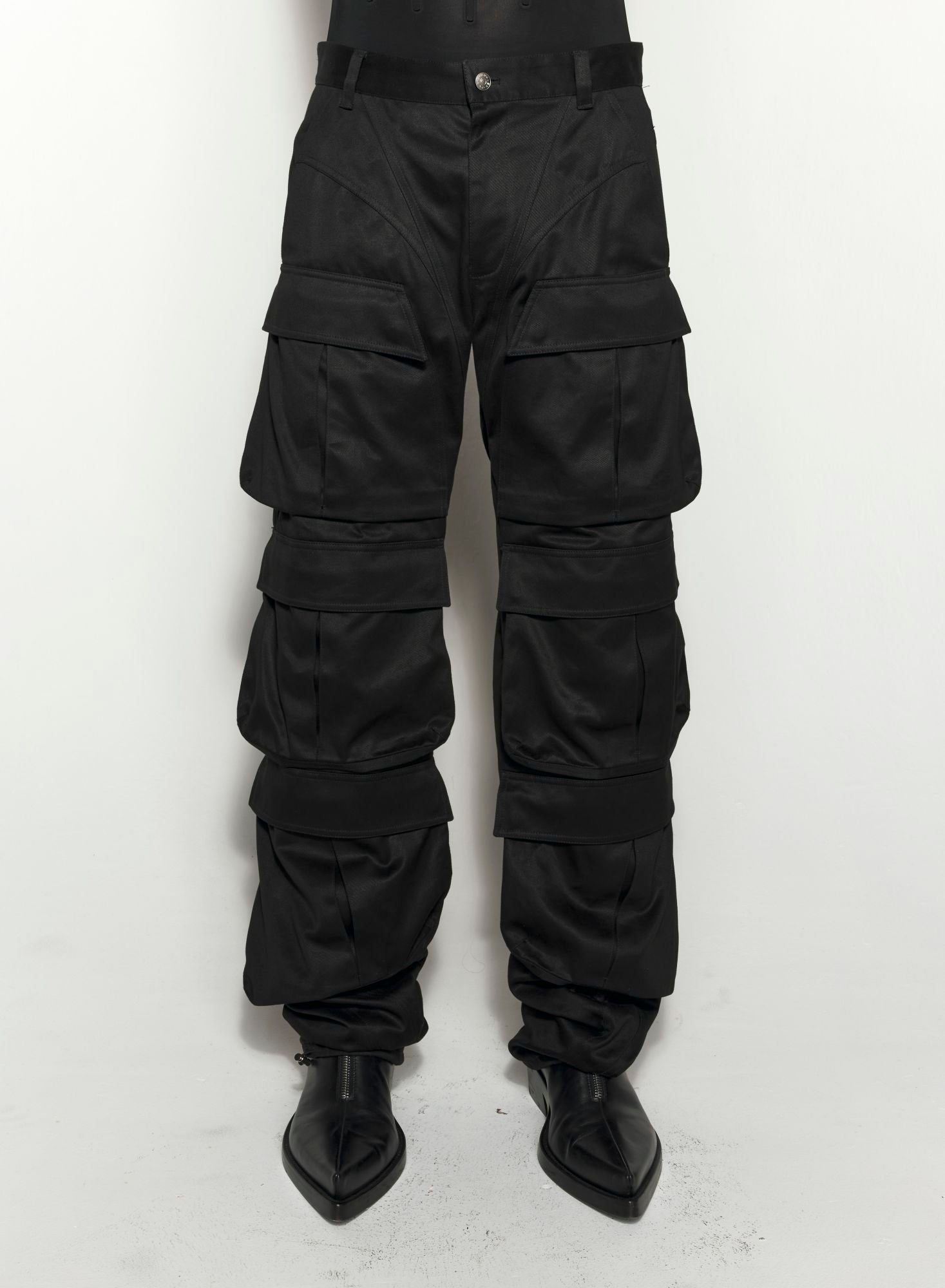 BLACK CARGO PANTS