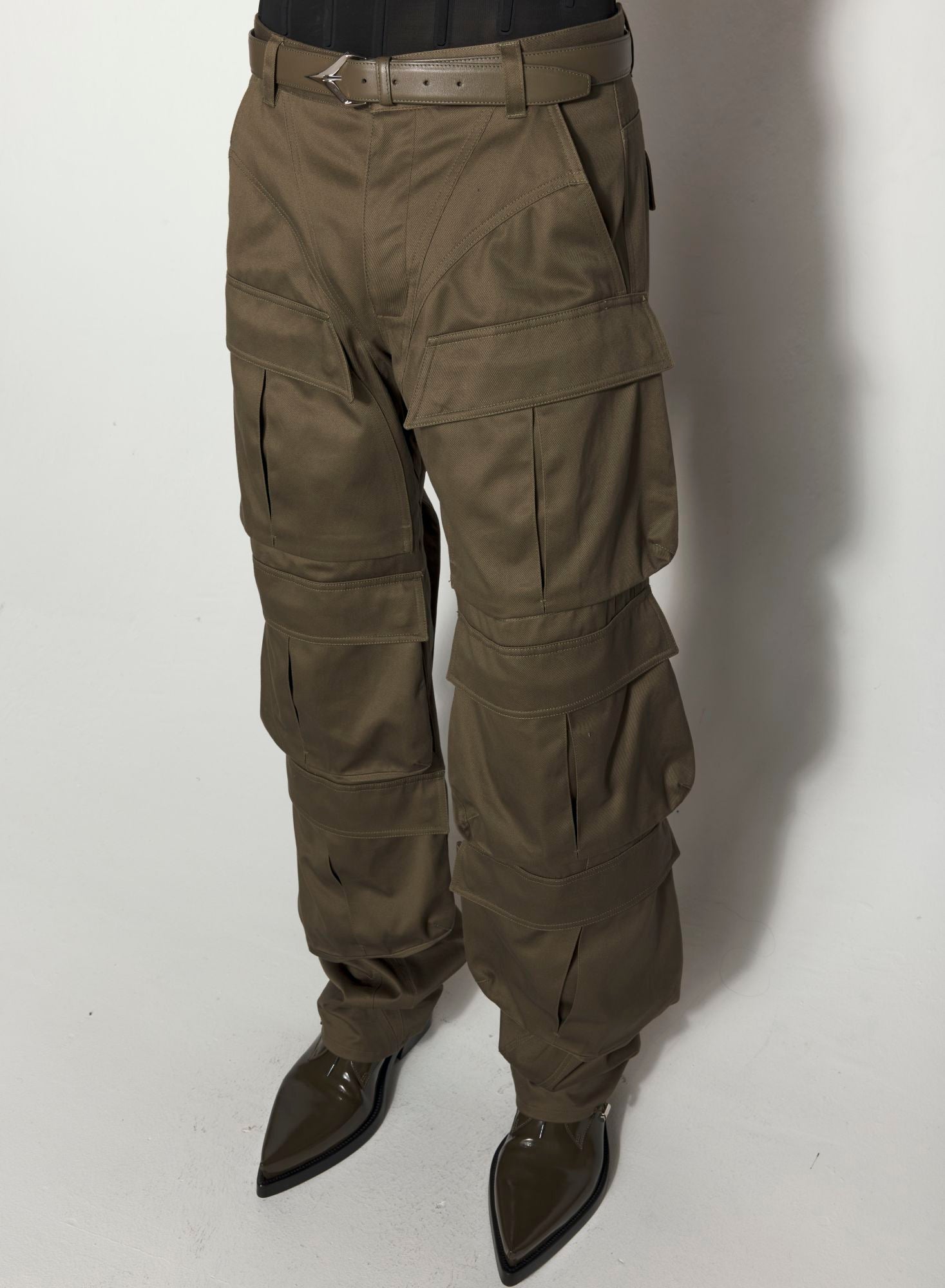 BLACK CARGO PANTS