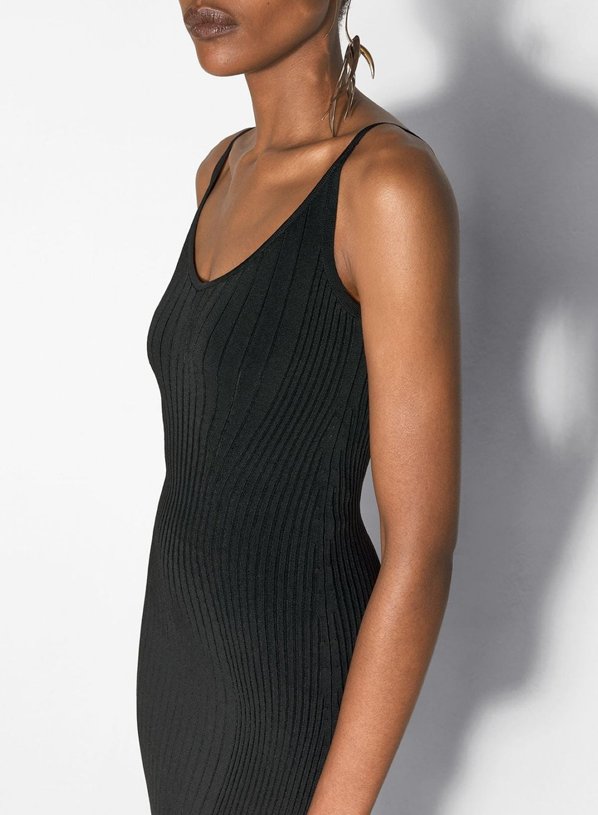 BLACK // black scultping knit dress
