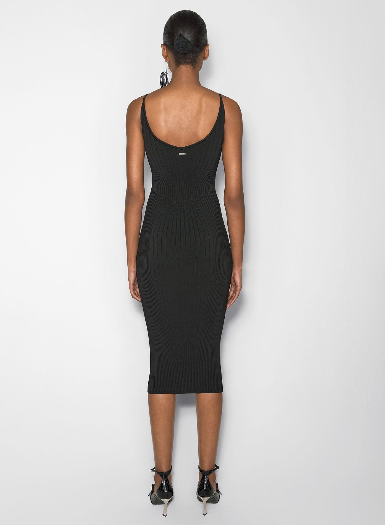 BLACK SCULTPING KNIT DRESS