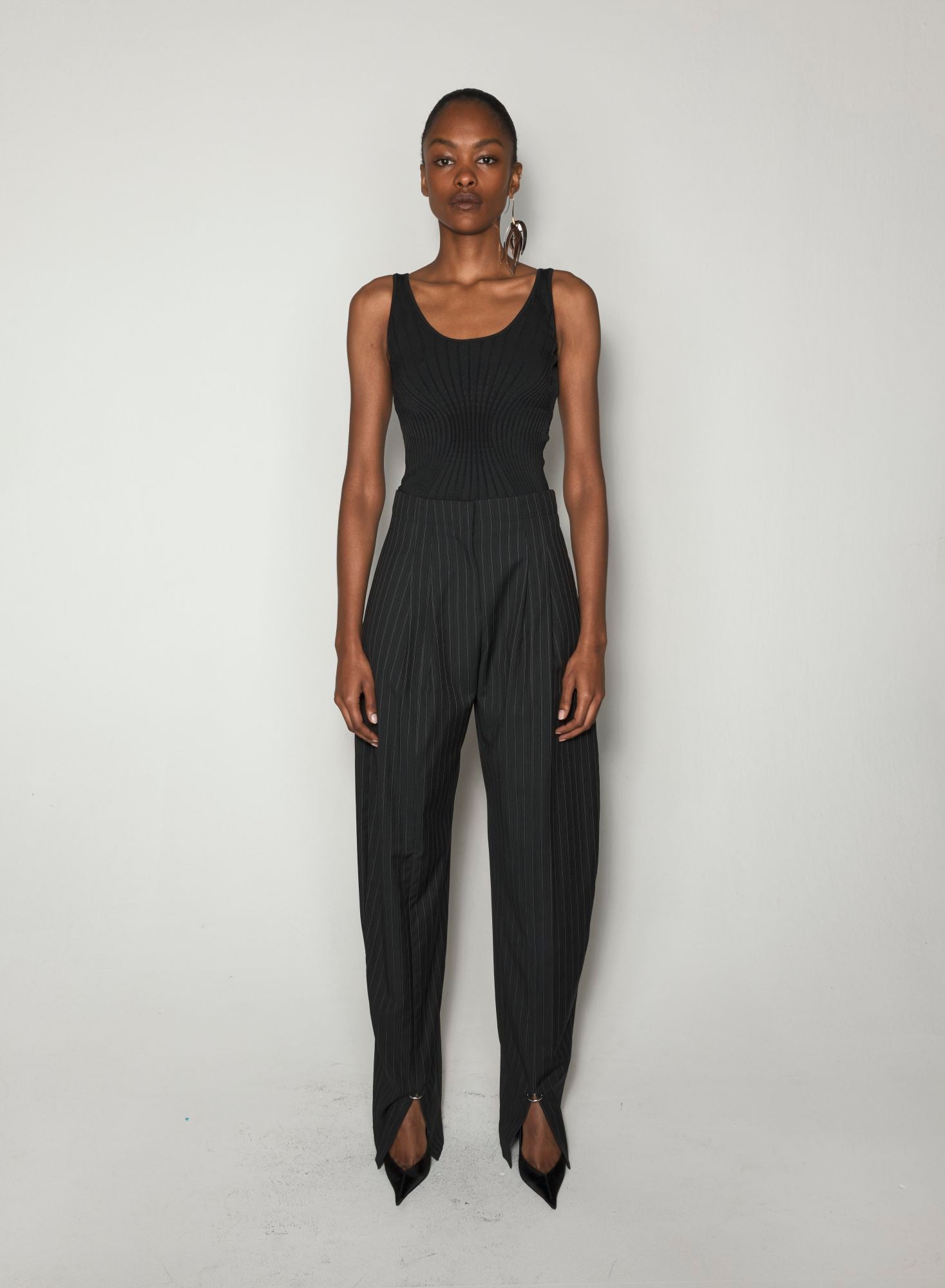 BLACK SCULPTING KNIT TANK TOP