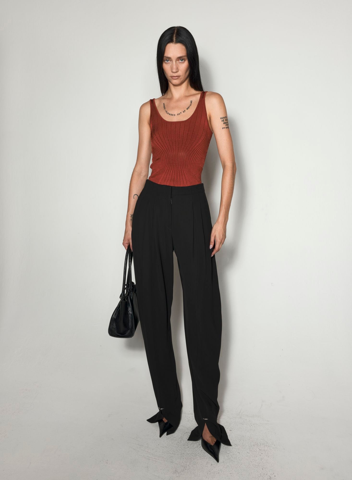 BLACK SCULPTING KNIT TANK TOP