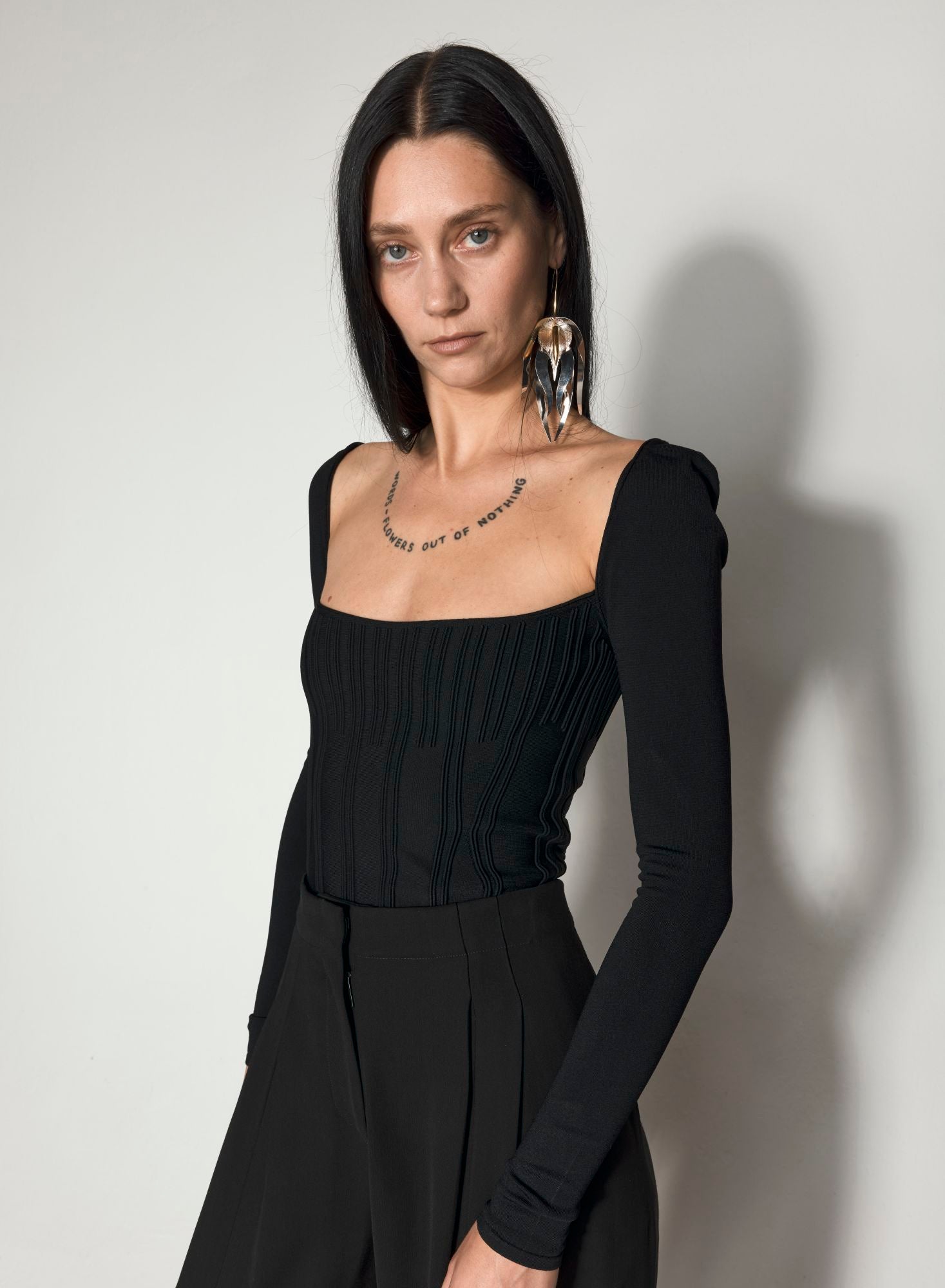 OFF WHITE BONING DETAIL KNIT TOP