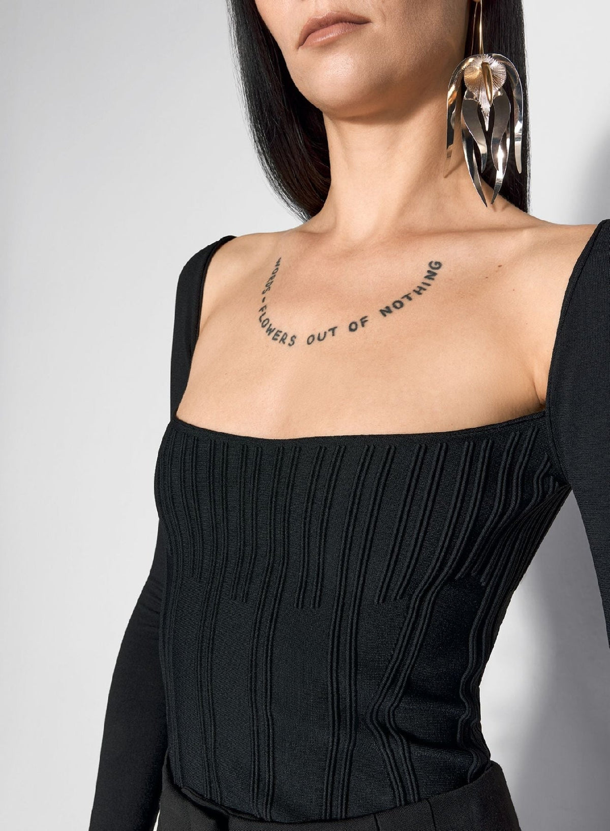 BLACK // black boning detail knit top