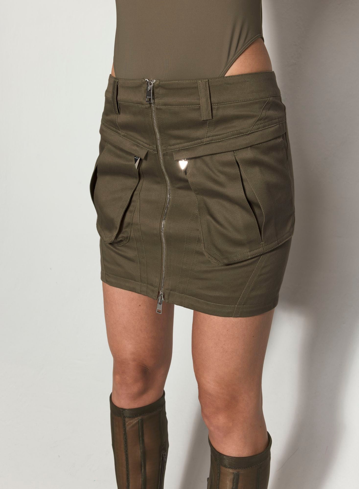 FLORAL PRINT RUCHED MESH SKIRT