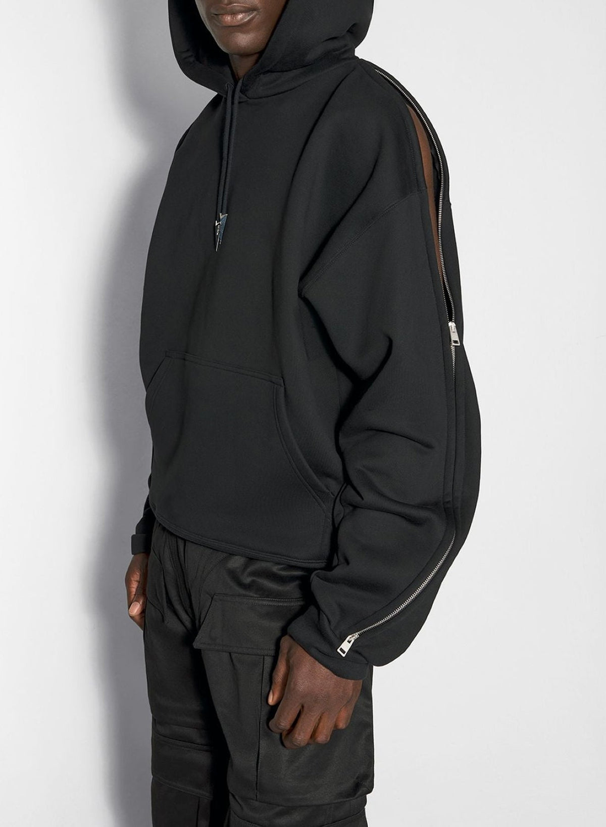 BLACK // black zipped sleeves hoodie