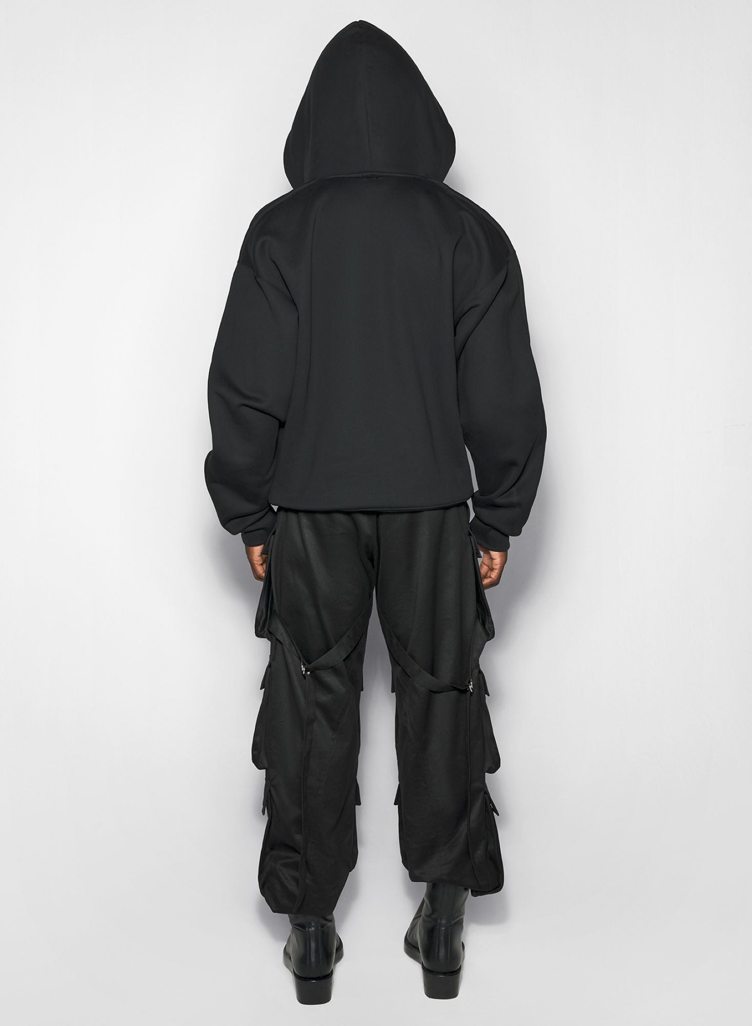 BLACK ZIPPED SLEEVES HOODIE