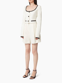 VESTE COURTE À ENCOLURE RONDE