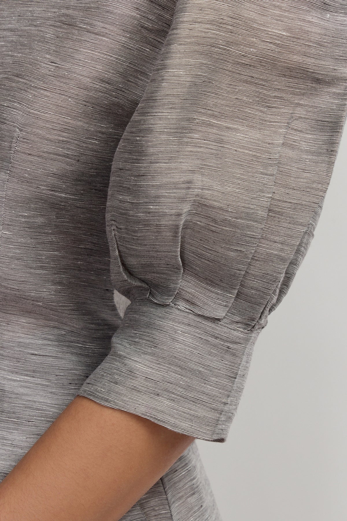 Blouse Jasper à manches bouffantes à fines rayures - Grey