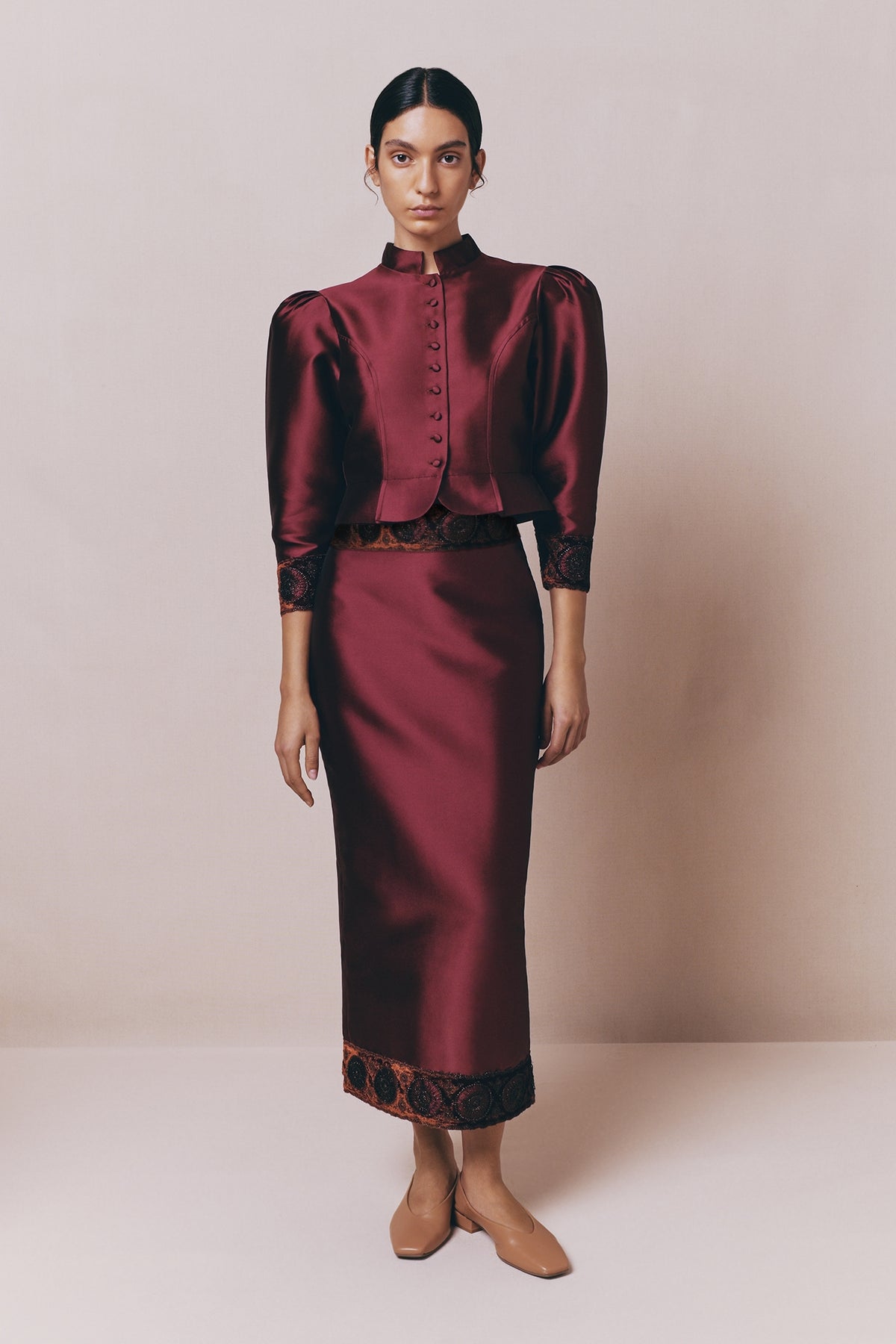Jupe crayon Monica en satin avec ruban en dentelle - Burgundy