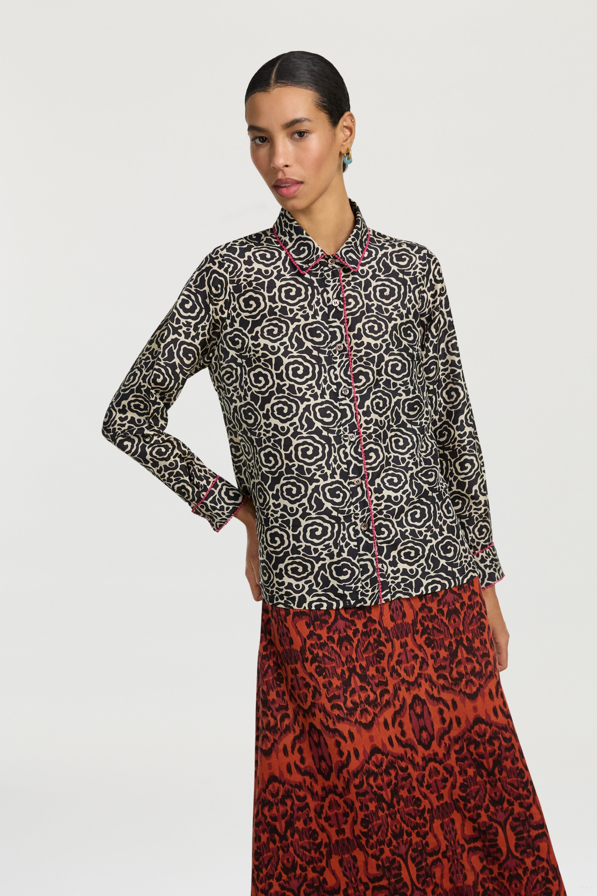 RECO PRIX : 207,5 // Bella Shirt Spiral Black