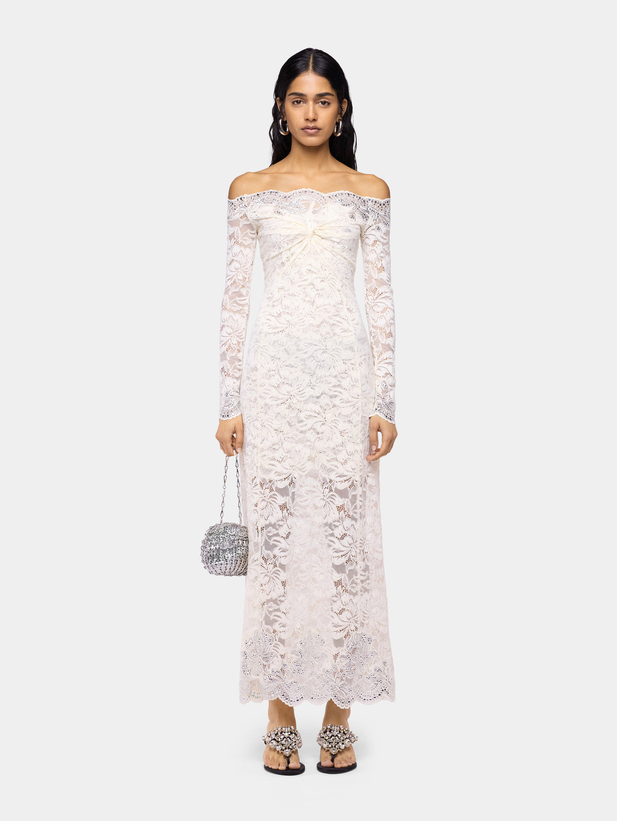 Long dress in lace