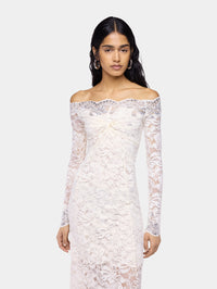Long dress in lace