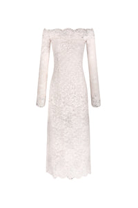 Long dress in lace