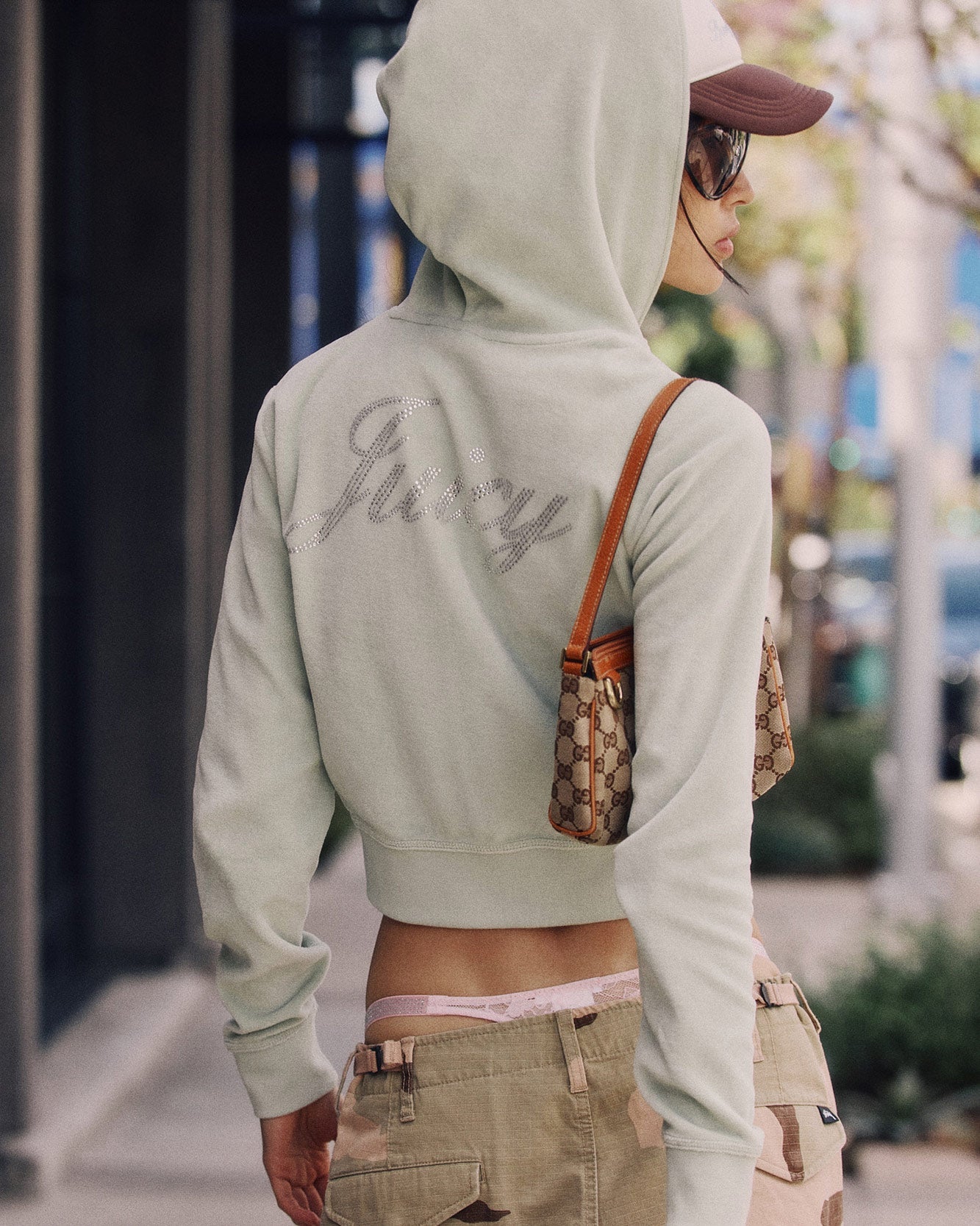 Sweat à capuche zippé en velours « Juicy Script » - Sauge