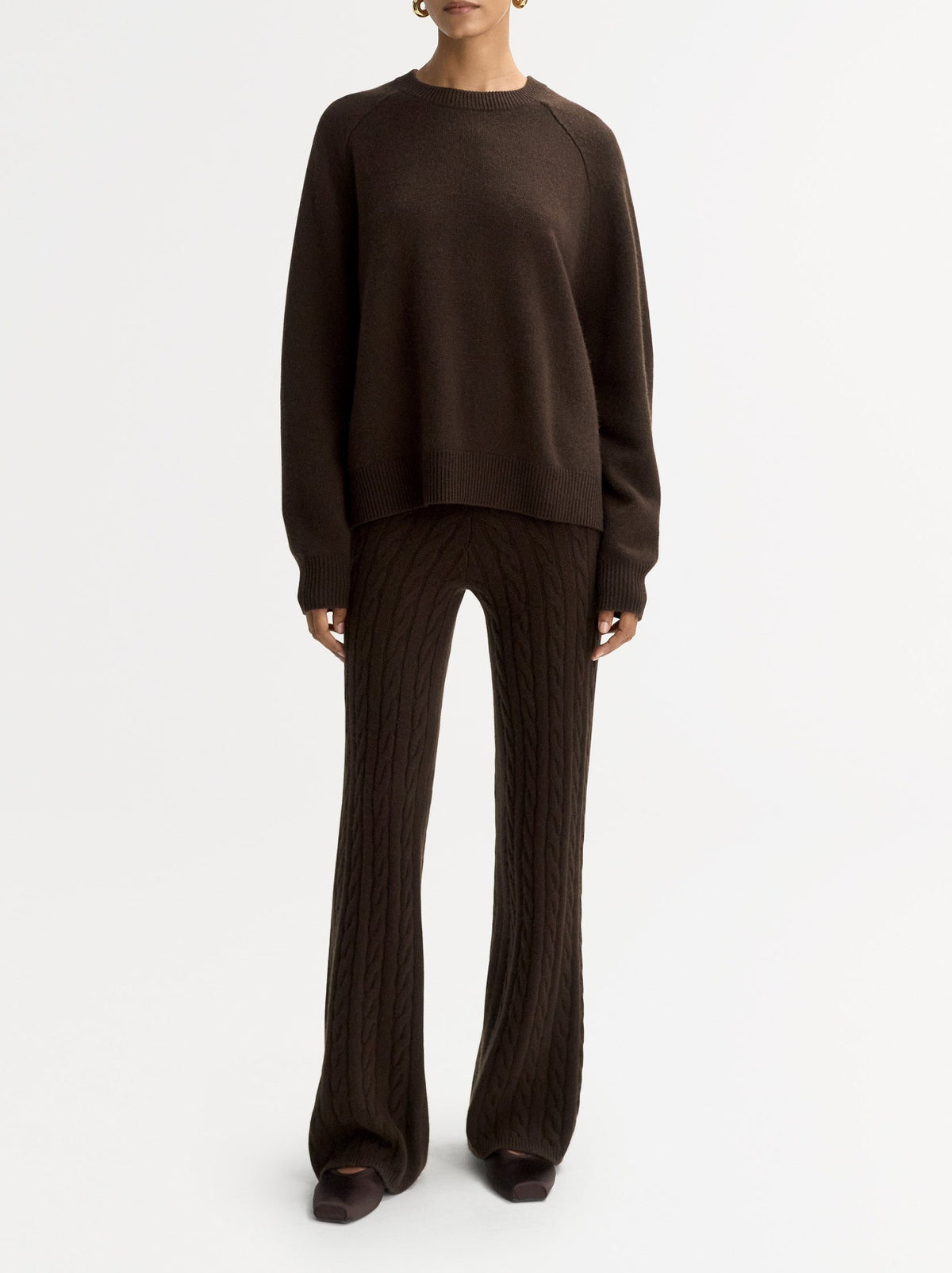 Boyfriend-style round-neck cashmere jumper - Brown