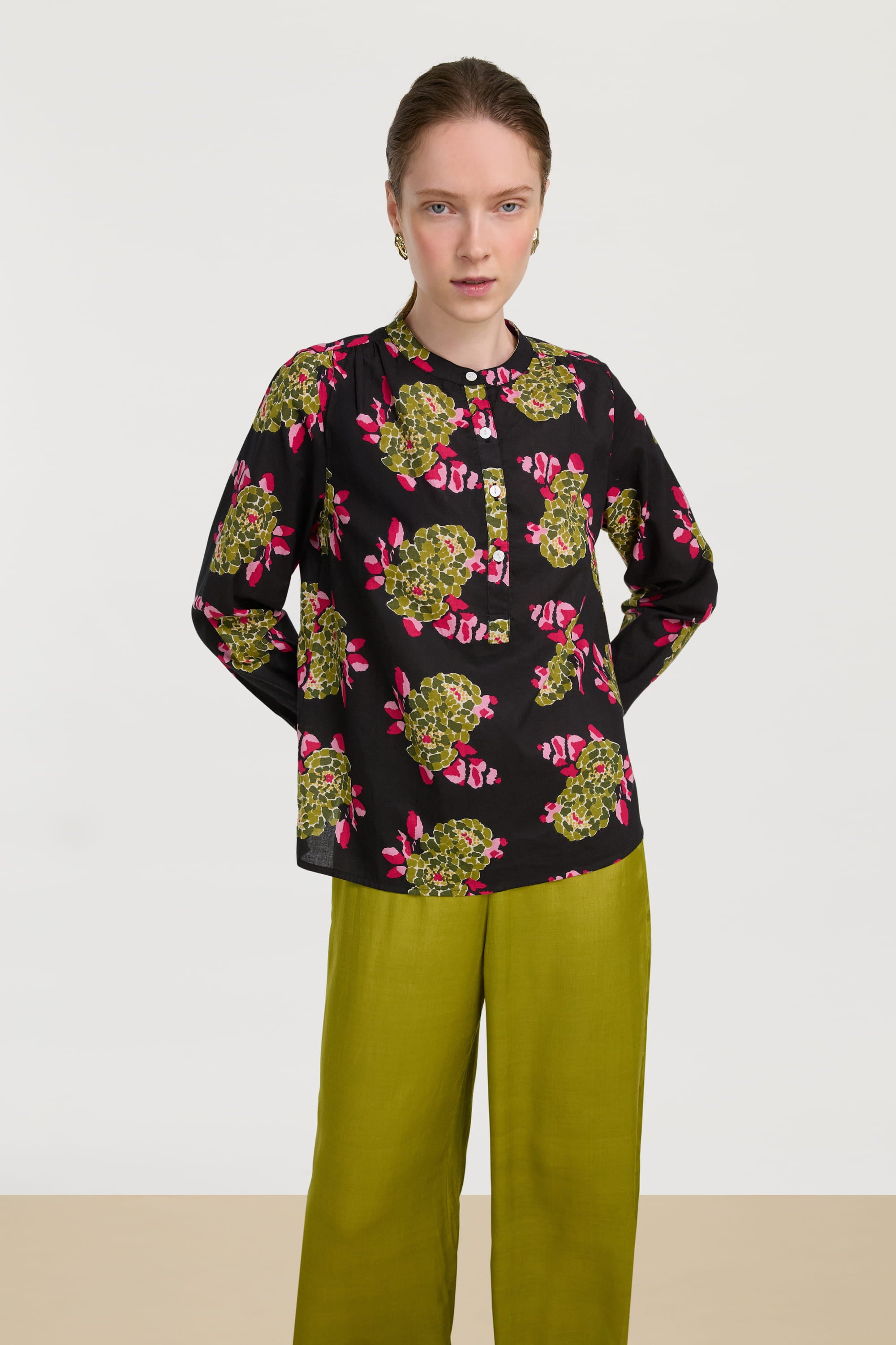 RECO PRIX : 126 // Batumi Shirt Cambric Suiko Flower Black